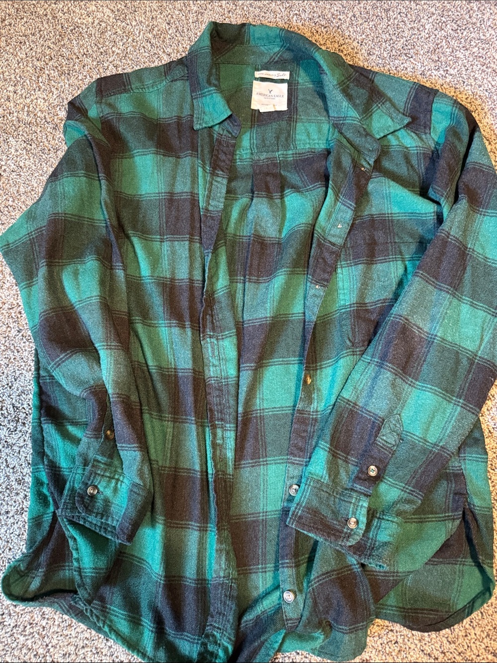 American Eagle Outfitters Green & Black Plaid Button-Down Shirt